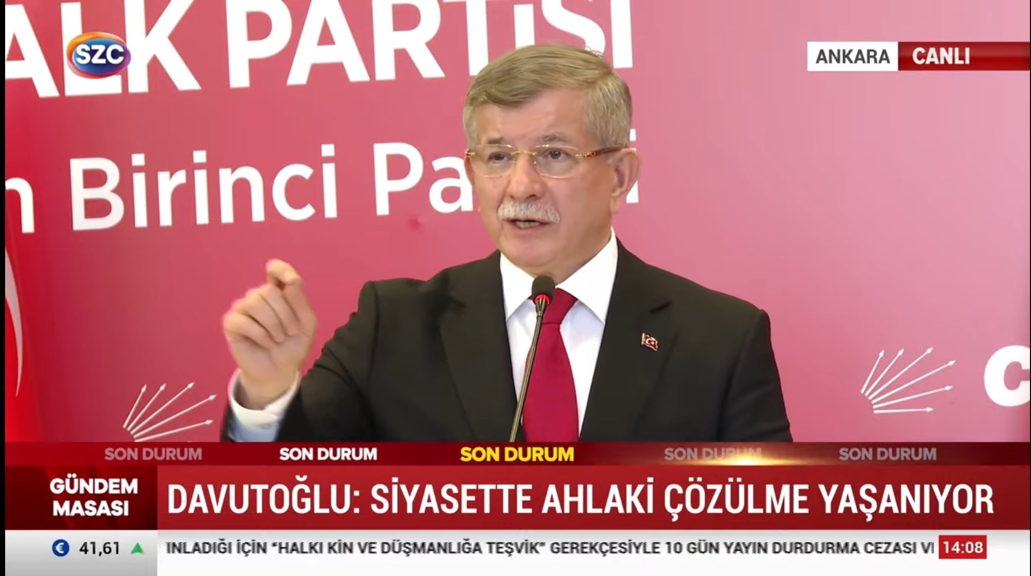 Davutoğlu'nun yeni imajı sosyal medyayı salladı