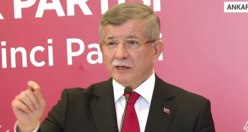 Davutoğlu’nun yeni imajı sosyal medyayı salladı