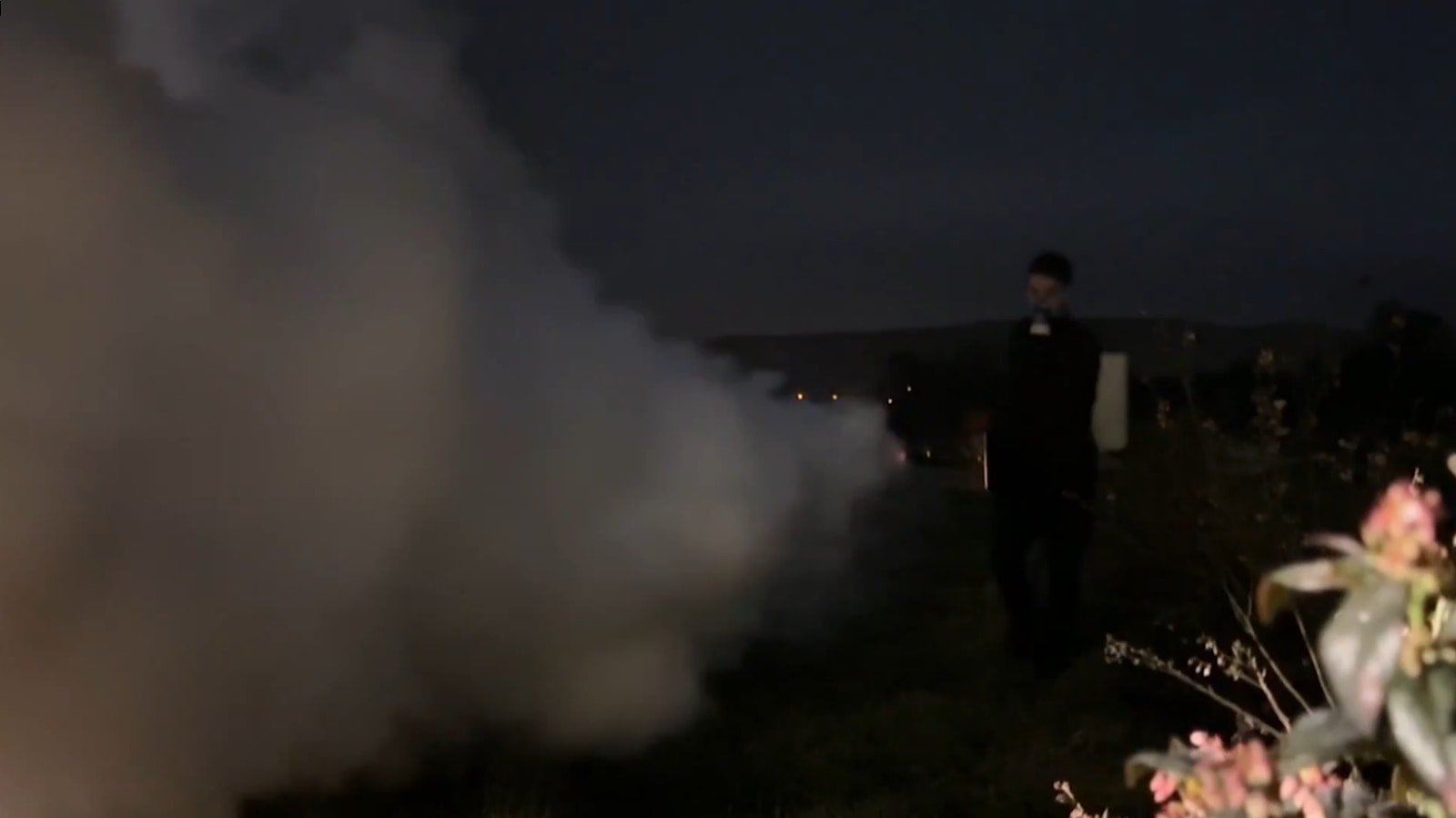 Dumanlar yakıldı, endişeli bekleyiş başladı: Jandarma sabaha kadar tarlada nöbet tuttu