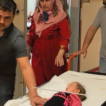 Elbise askısı minik Meryem’in hayatına mâl oluyordu