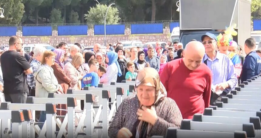 Gören kuyruğa girdi, 2 ton balık kısa sürede tükendi