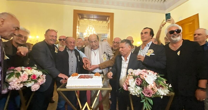 hababam-sinifi-50nci-yilini-kutladi-seneler-sonra-ayni-siralarda-FJCSTfpP.jpg ‘Hababam Sınıfı’ 50’nci yılını kutladı… Seneler sonra aynı sıralarda