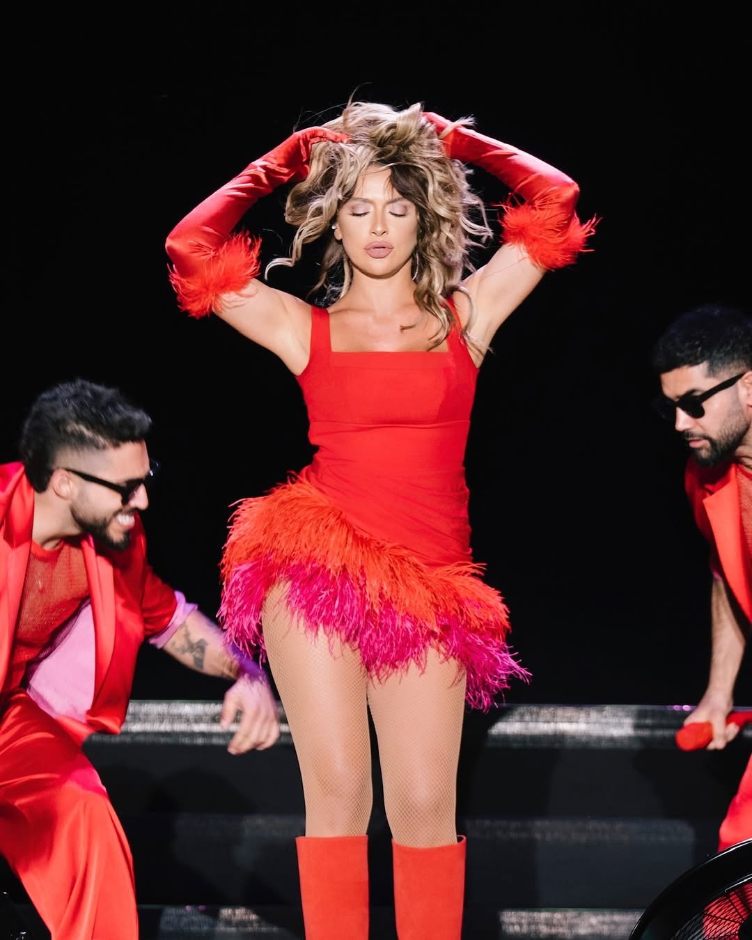 Hadise, Belçika konserinde gözyaşlarına boğuldu: Mahvoldum şu an