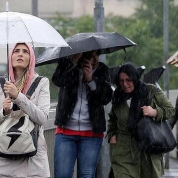 Hem sıcak basacak hem sağanak vuracak! Meteoroloji bölge bölge uyarı