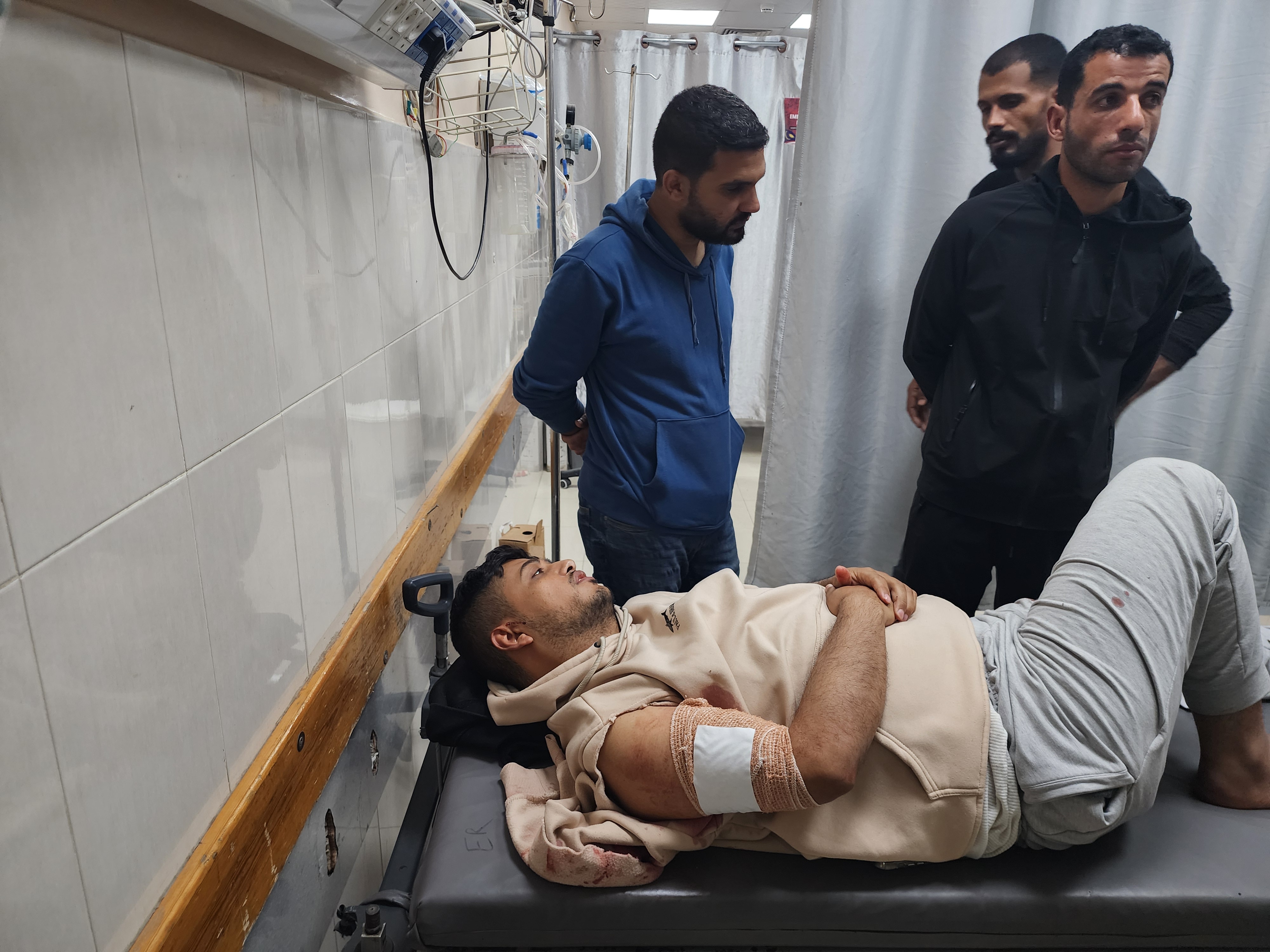 İsrail, gazetecilerin kaldığı çadıra saldırdı