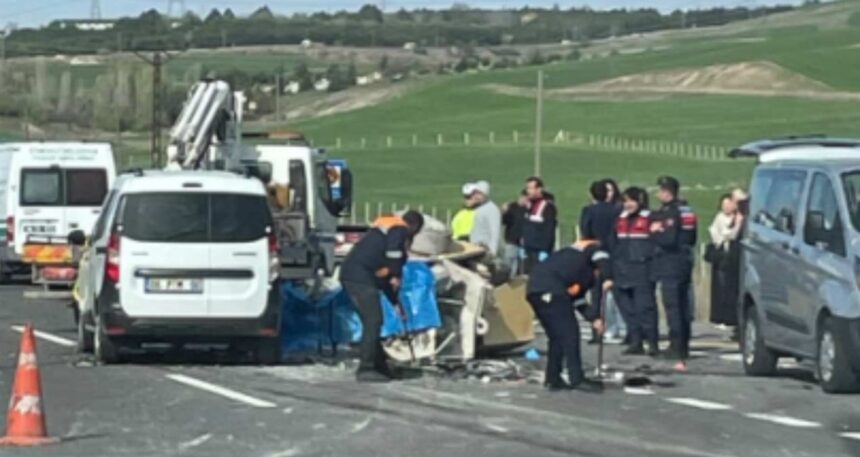 Kaza yapan araçtan kurtuldu, otomobil çarpınca öldü!