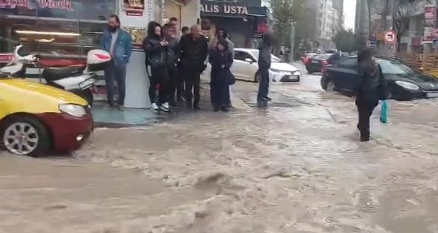 Kenti sağanak vurdu, cadde ve sokaklar göle döndü