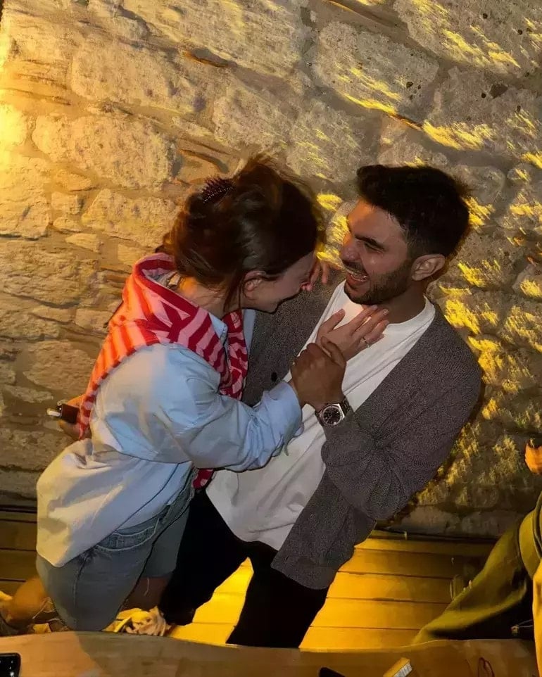 Küvet pozları gündem olan Rabia Soytürk sevgilisinin tepkisini açıkladı
