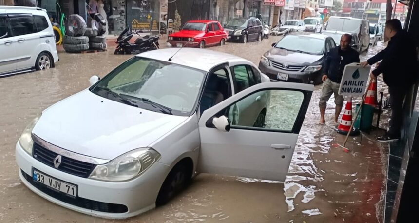 Mersin’de ev ve iş yerlerini su bastı