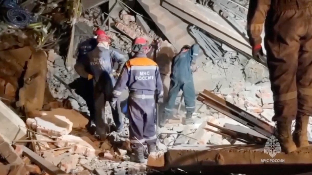 Myamar'da ölü sayısı 3 bine yaklaştı: Ordu Kızılhaç aracına ateş açtı