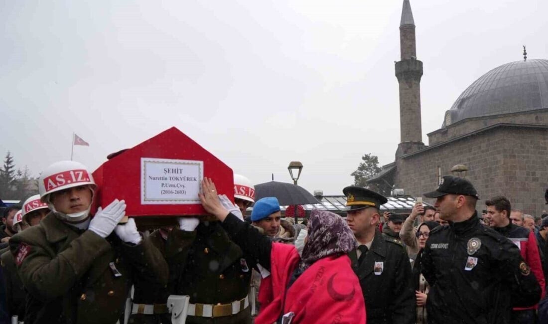 Naaşı 3 yıl sonra bulunan şehidin son isteği gözyaşlarıyla yerine getirildi