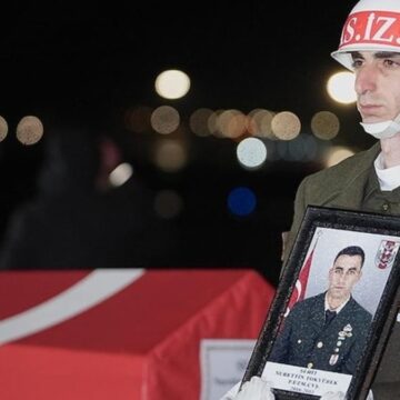 Naaşı 3 yıl sonra bulunan şehidin son isteği gözyaşlarıyla yerine getirildi