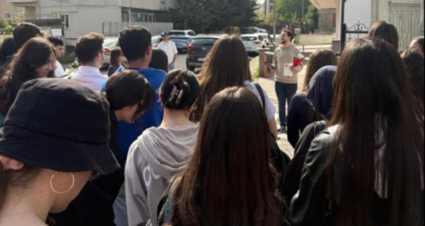 Pendik Fatih Anadolu Lisesi öğrencileri de dayanışma için toplandı