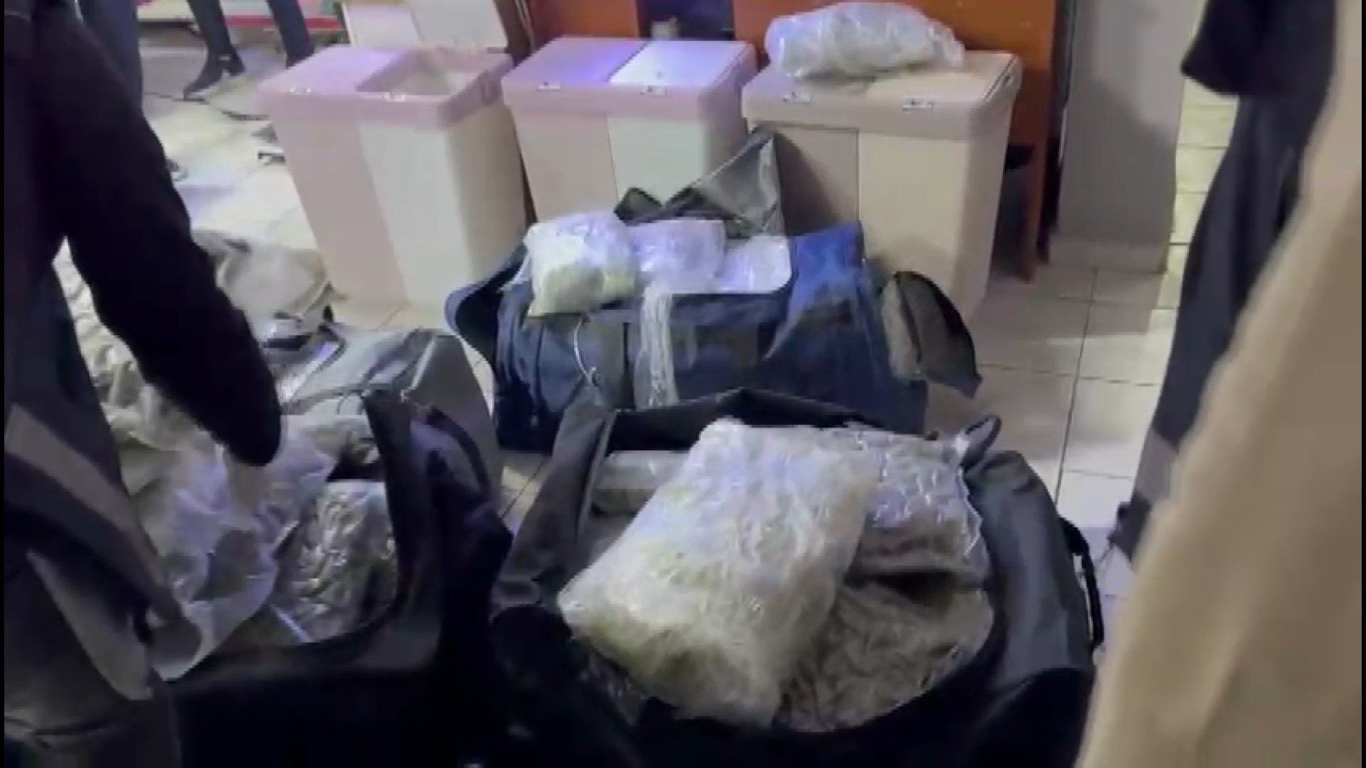 Petshopa baskın yapıldı: 50 milyonluk uyuşturucu çıktı
