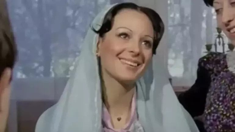 Şevket Altuğ'un eşini gören şaşırıyor