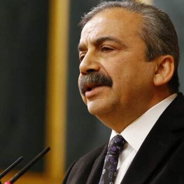 Sırrı Süreyya Önder’le ilgili yeni gelişmeyi kardeşi duyurdu