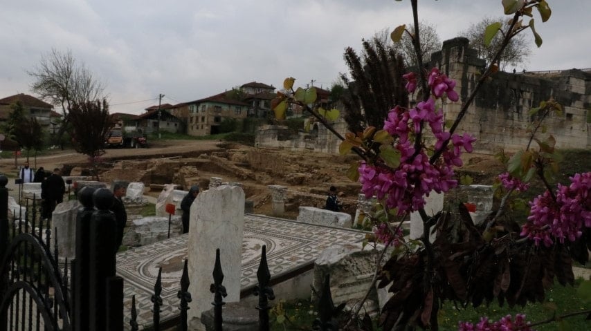 Tarih ve doğa buluştu: Antik tiyatro renklendi