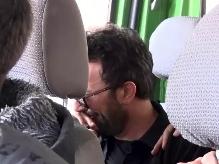 Tarkan annesini son yolculuğuna gözyaşlarıyla uğurladı