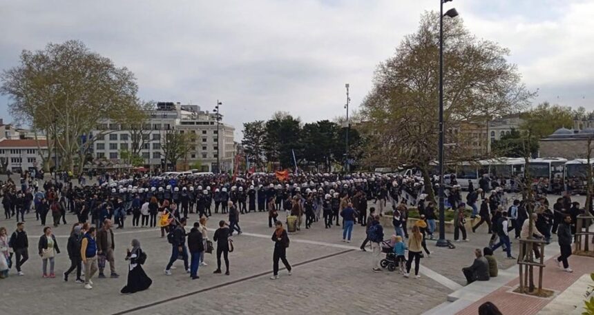 Üniversitelilerin Saraçhane yürüyüşüne engel! Beyazıt’ta polis ablukası