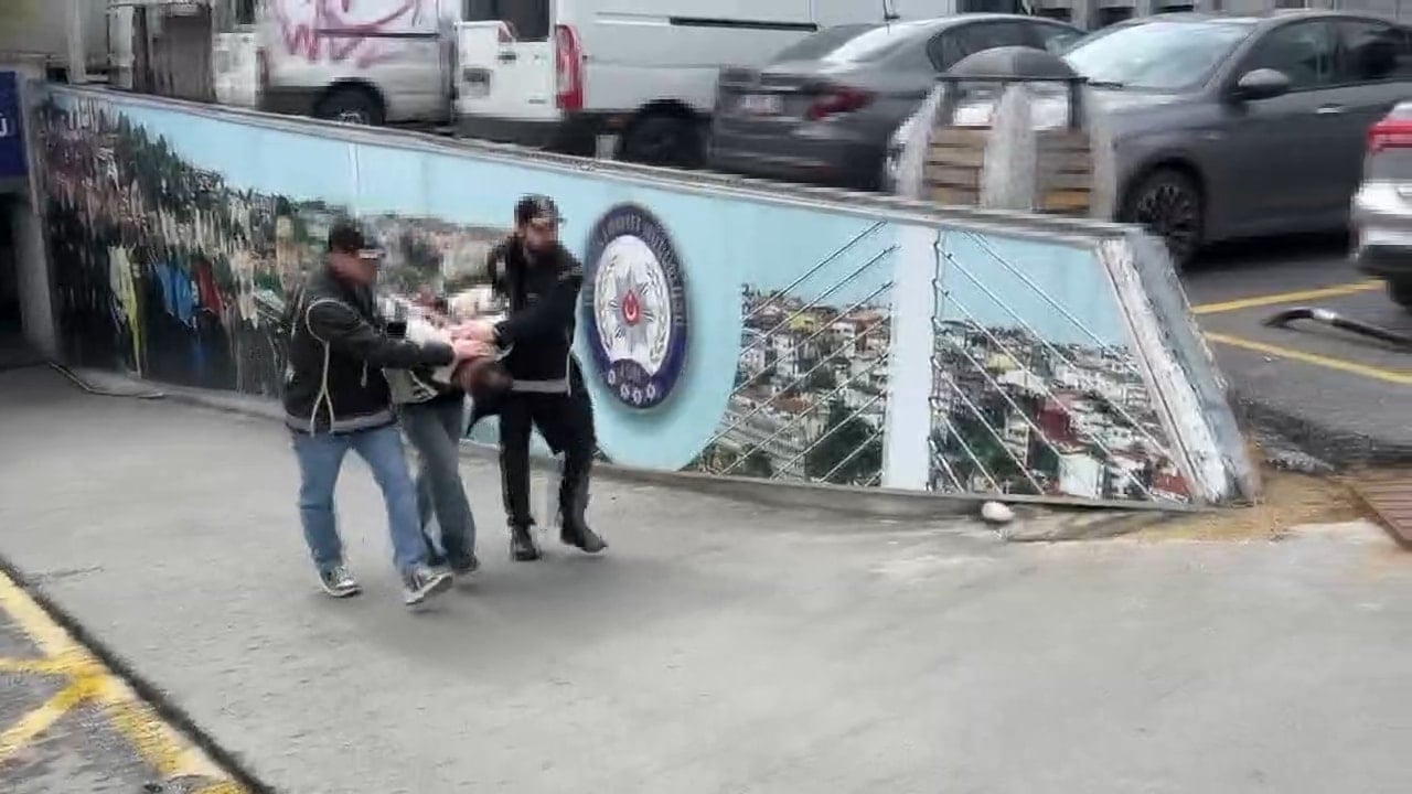Ünlü rapçi Massaka'ya 'Barış Boyun'dan tahliye, 'yasa dışı bahis'ten tutuklama talebi