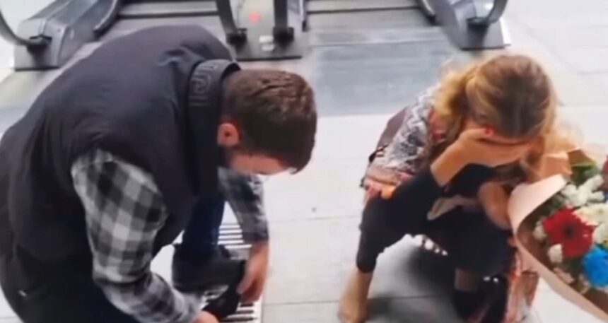 Ünlü şarkıcının imdadına mağaza çalışanı yetişti
