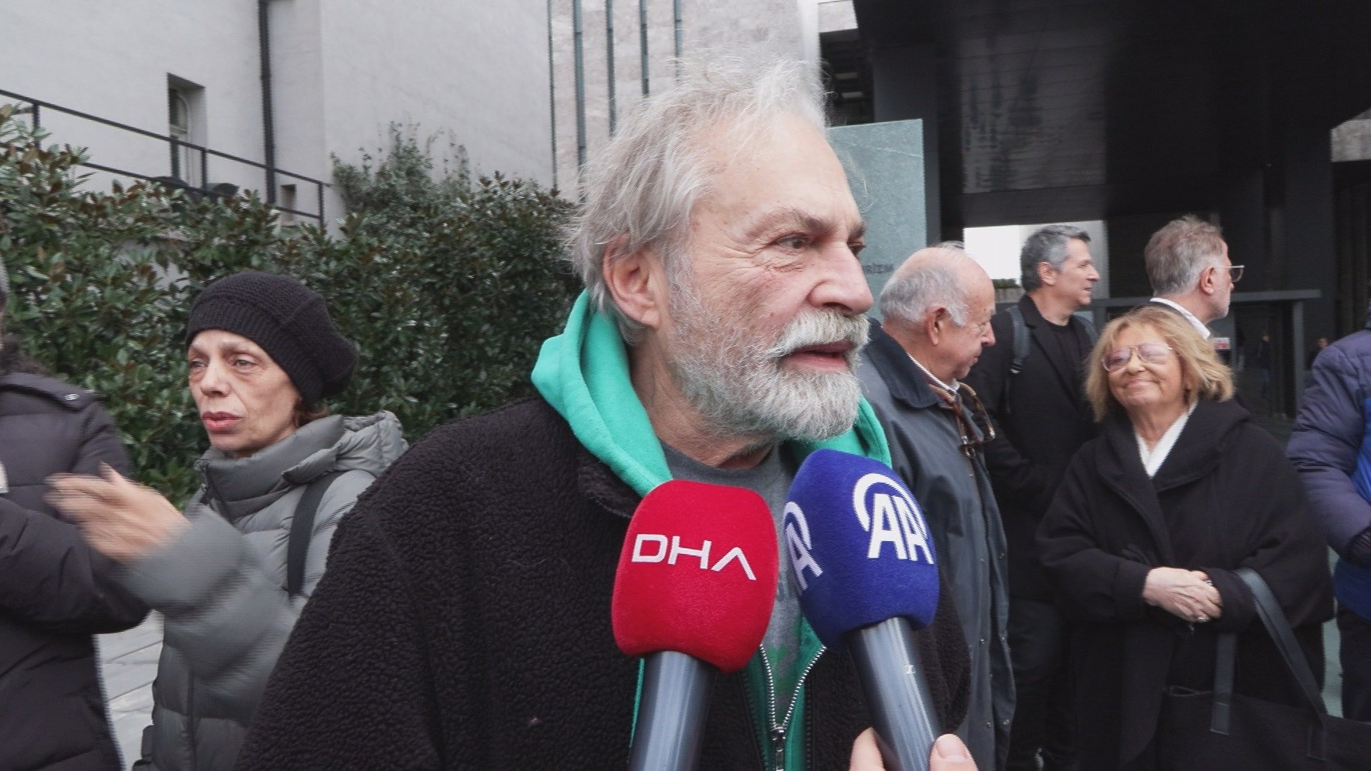 Usta oyuncu Ahmet Levendoğlu'na veda...