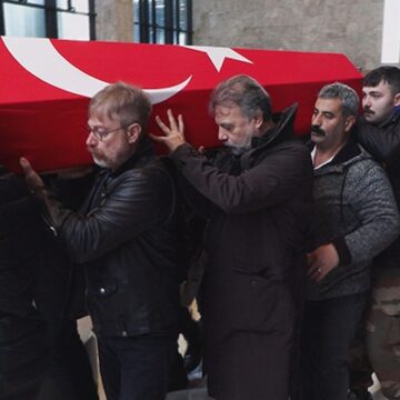 Usta oyuncu Ahmet Levendoğlu’na veda…