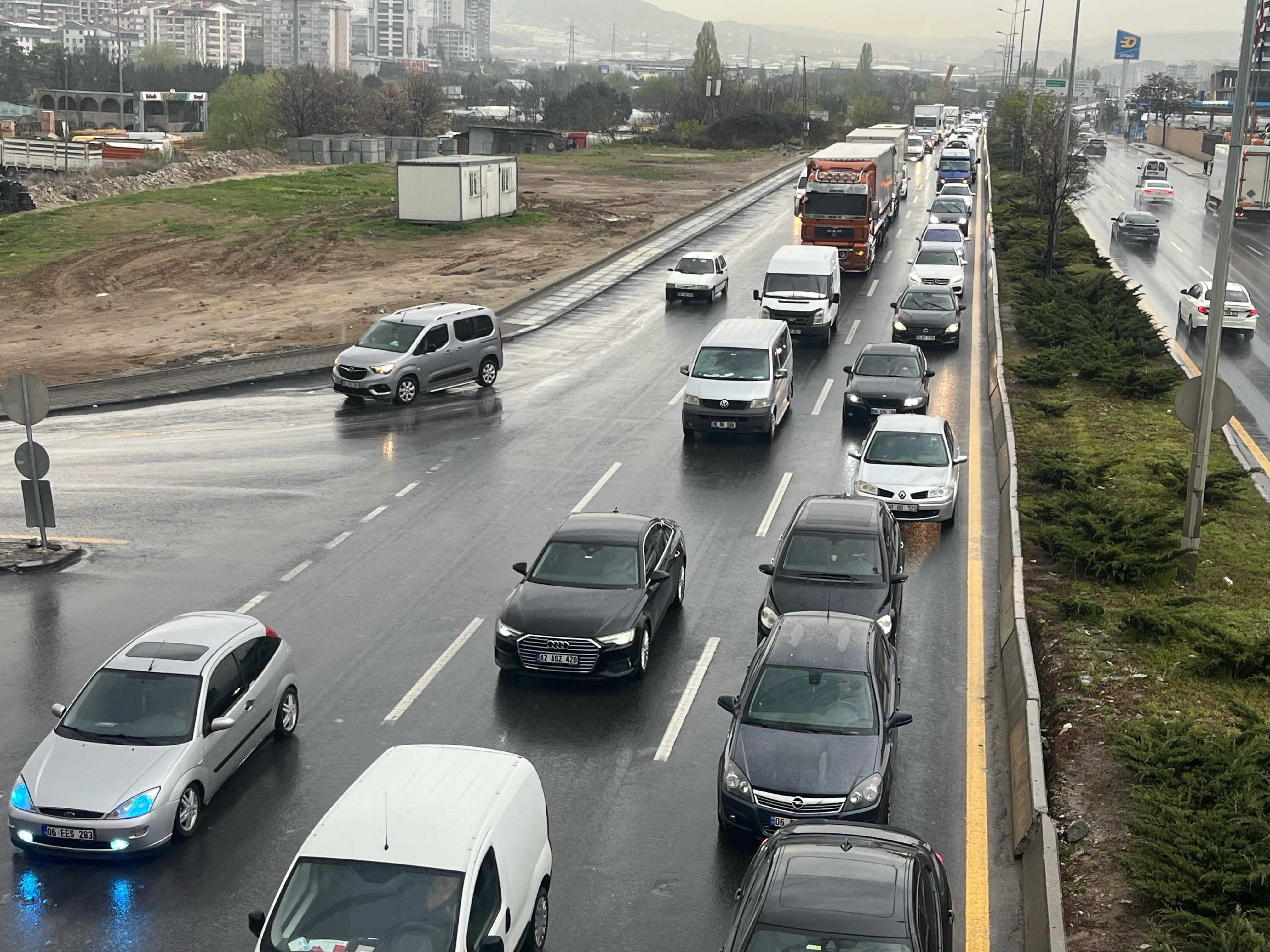 Uyarı üstüne uyarı yapılmıştı: Ankara'yı sağanak vurdu
