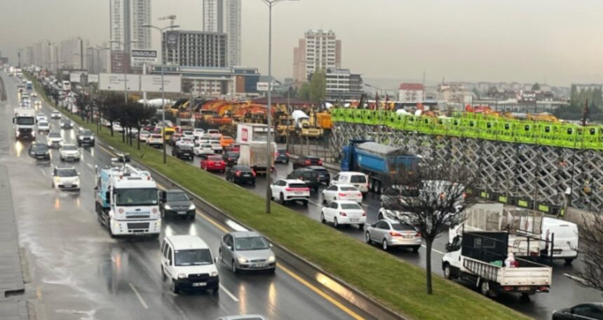 Uyarı üstüne uyarı yapılmıştı: Ankara’yı sağanak vurdu