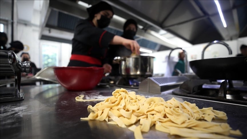 Yemek firması iş yerlerine eşek eti dağıttı