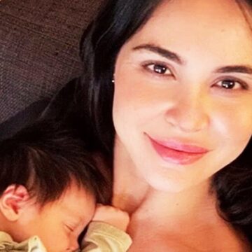 Zeynep Demirel minik kızı Yasmin ile pozunu paylaştı