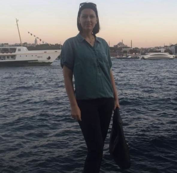 Zeytinburnu'nda kan donduran olay: Ailesi balkondayken karısını öldürüp intihar etti!!