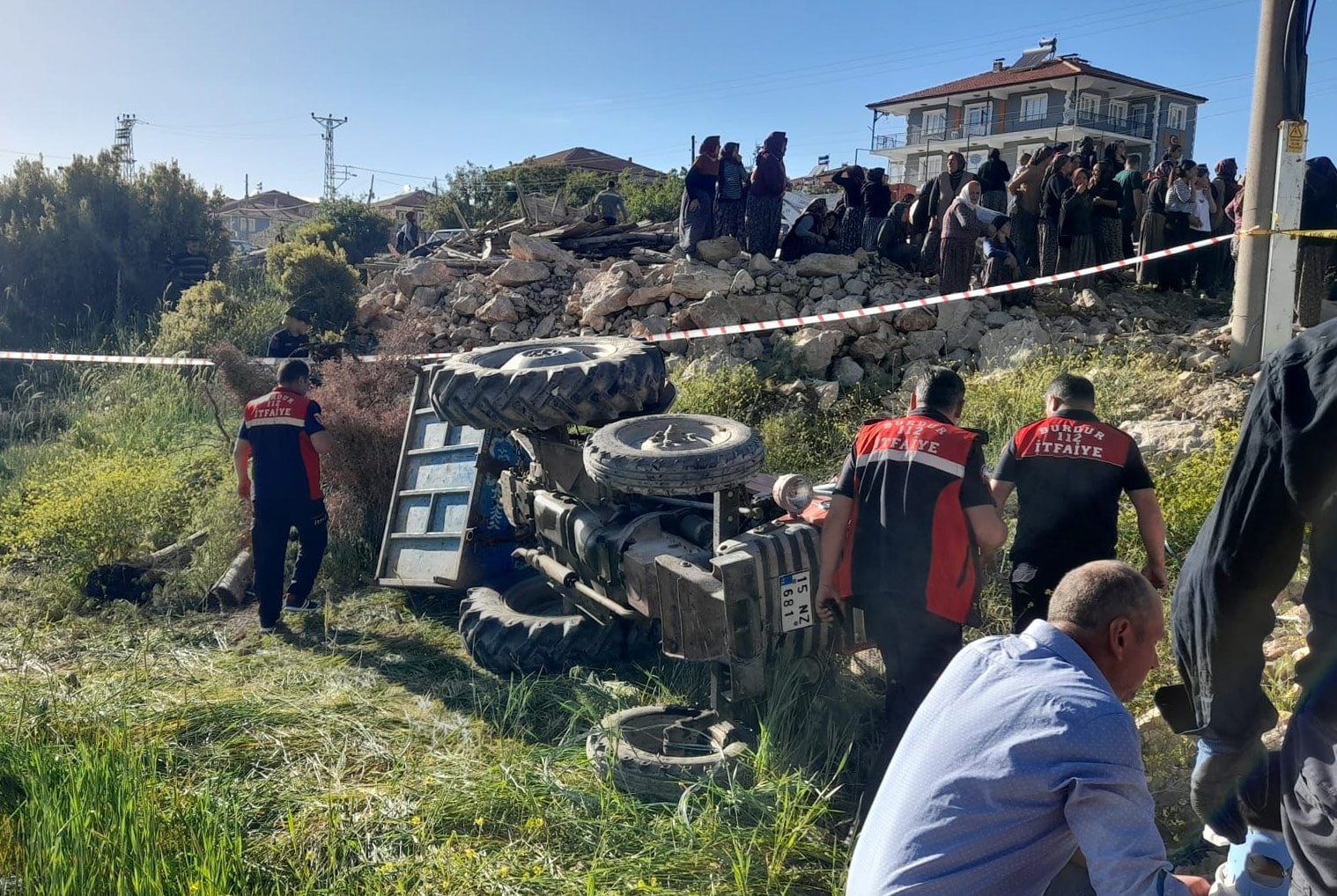 11 yaşındaki Edanur şarampole devrilen traktörde can verdi!