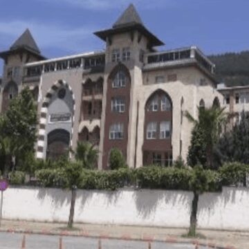 130 kişinin öldüğü Çuhadar Sitesi davasında 1 hapis, 1 beraat