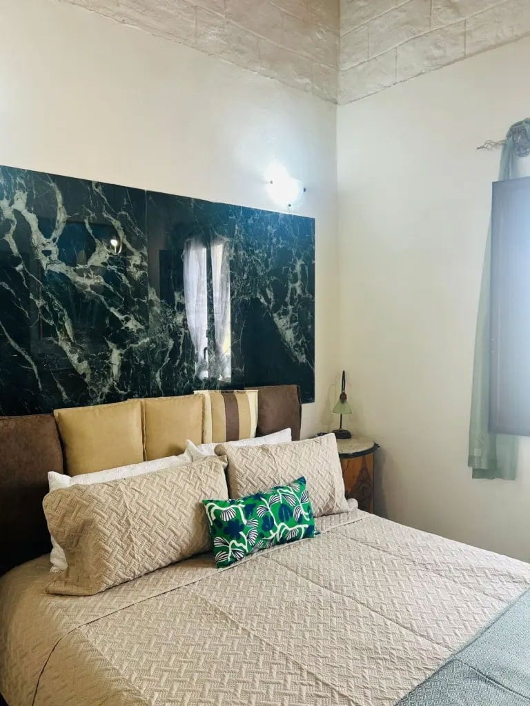 43 liraya aldığı metruk evi saraya çevirdi