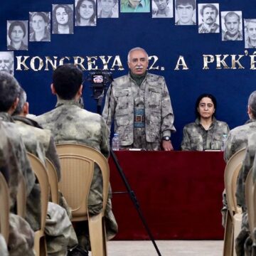 47 yıldır kan döken PKK silah bıraktı, fesih ilan etti