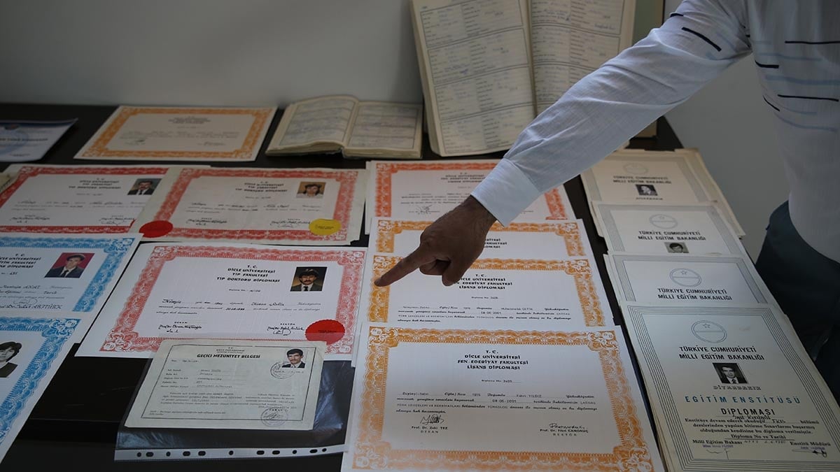 50 bin kişinin diploması burada! Aralarında kimler yok ki...