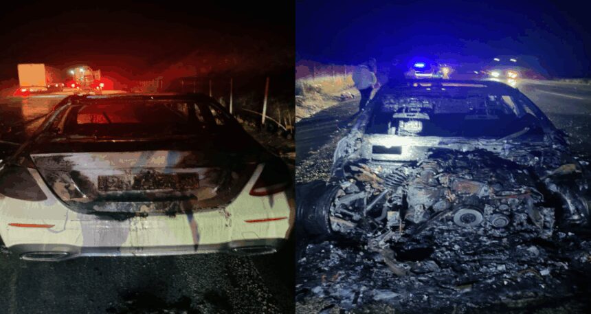 Adana’da seyir halindeki otomobil alev topuna döndü