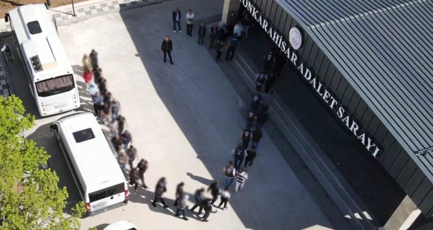 Afyonkarahisar’da dolandırıcılık operasyonu: 25 kişi tutuklandı