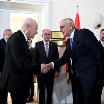 Ahmet Türk Bahçeli’yi öve öve bitiremedi