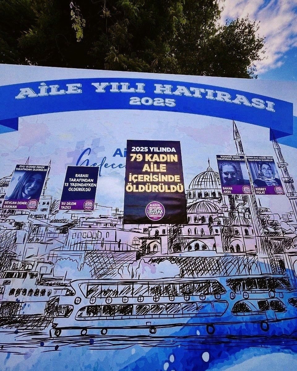 Aile Bakanlığı'nın 'Aile Yılı' panosu kadınları ayağa kaldırdı
