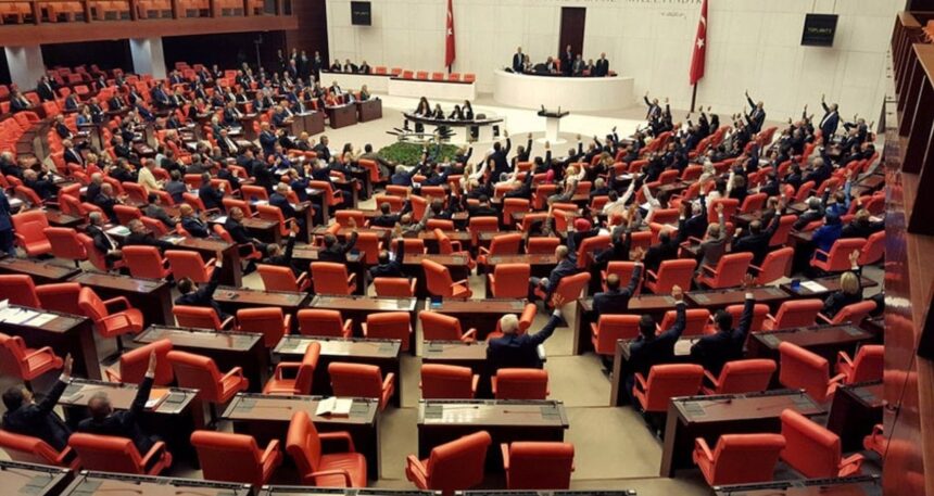 akp-kendi-sistemini-bile-altust-ediyor-bCnERuVD.jpg ‘AKP kendi sistemini bile altüst ediyor’