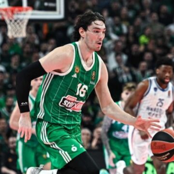 Anadolu Efes’i eski yıldızı yıktı