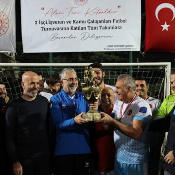Asgari ücret pul oldu bakan top peşinde