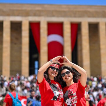 Atatürk gençliği emanete sahip çıktı
