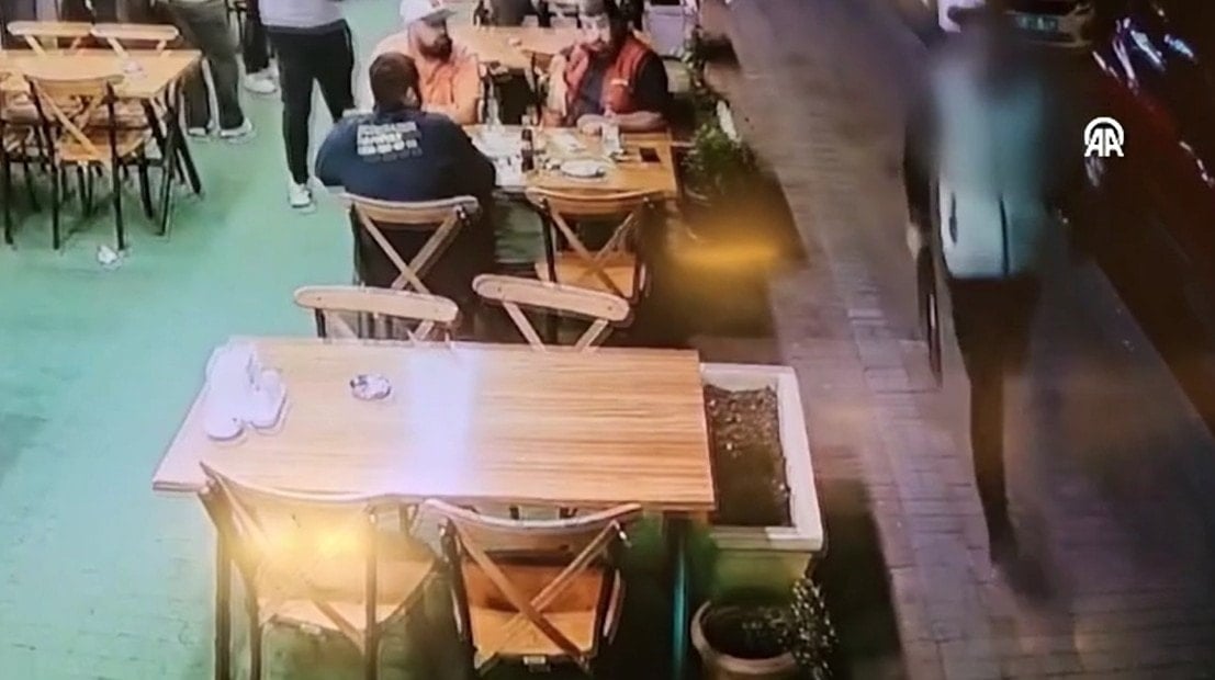 Ateş açtı aracına binerek kaçtı! Lokantada büyük panik