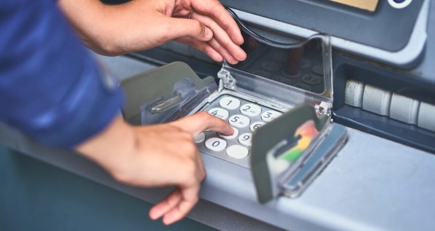 ATM’lerin bilinmeyen 7 özelliği: Bu işlemler şubeye gitmeden yapılıyor