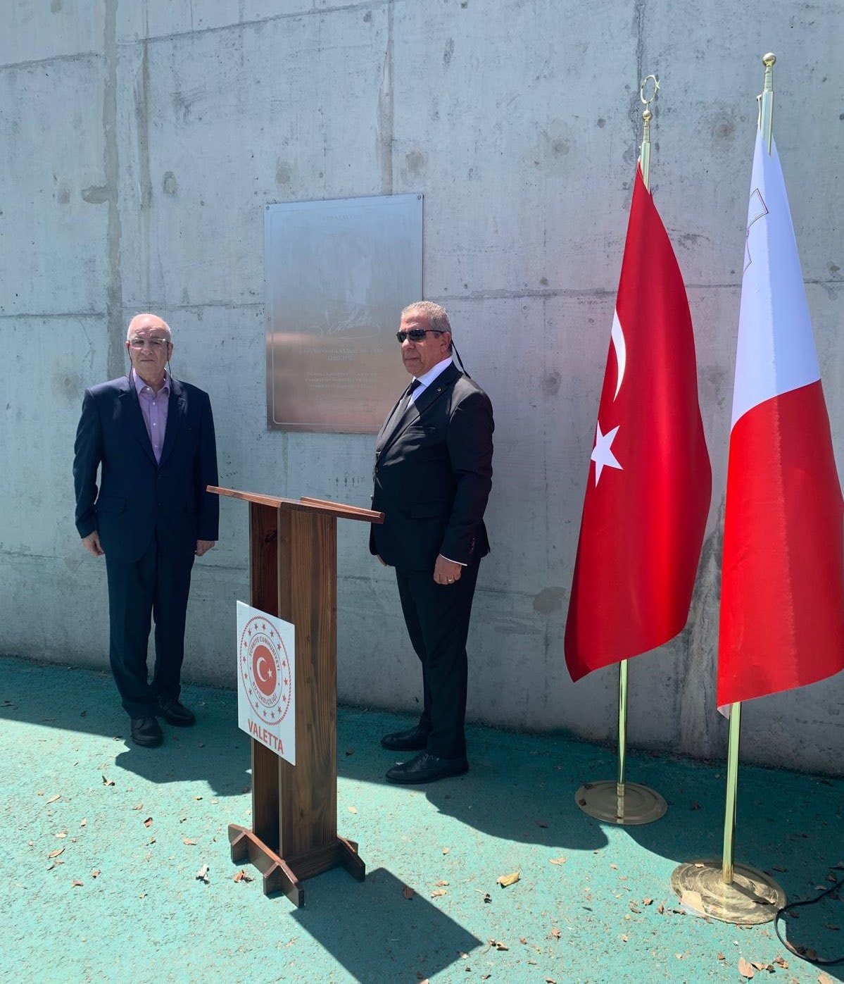 Avrupa'nın işlek caddesine Atatürk'ün ismi verildi