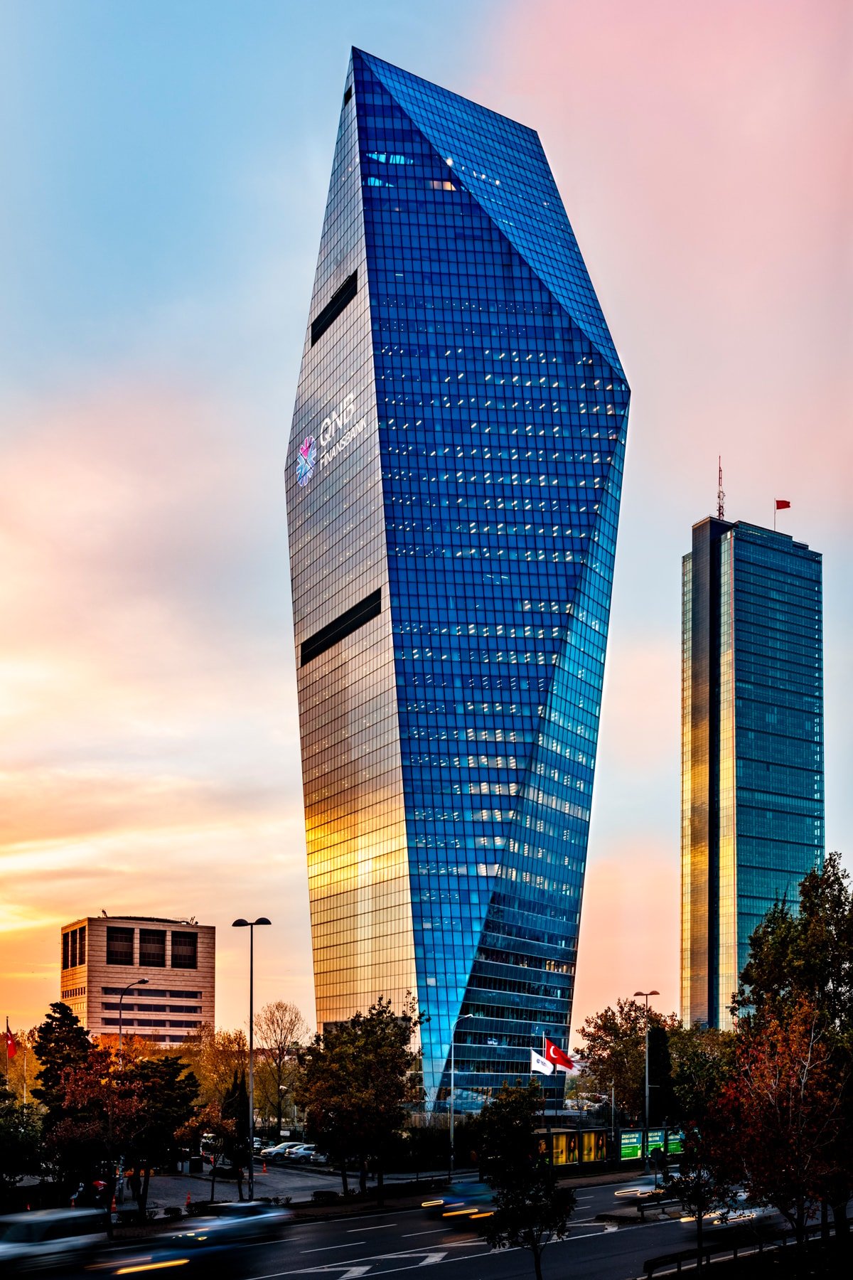Bankaların deprem göçü başladı