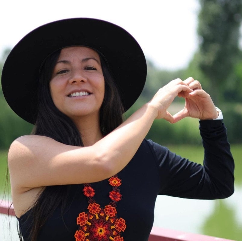Belediye başkanının sekreterini kurşun yağmuruna tuttular